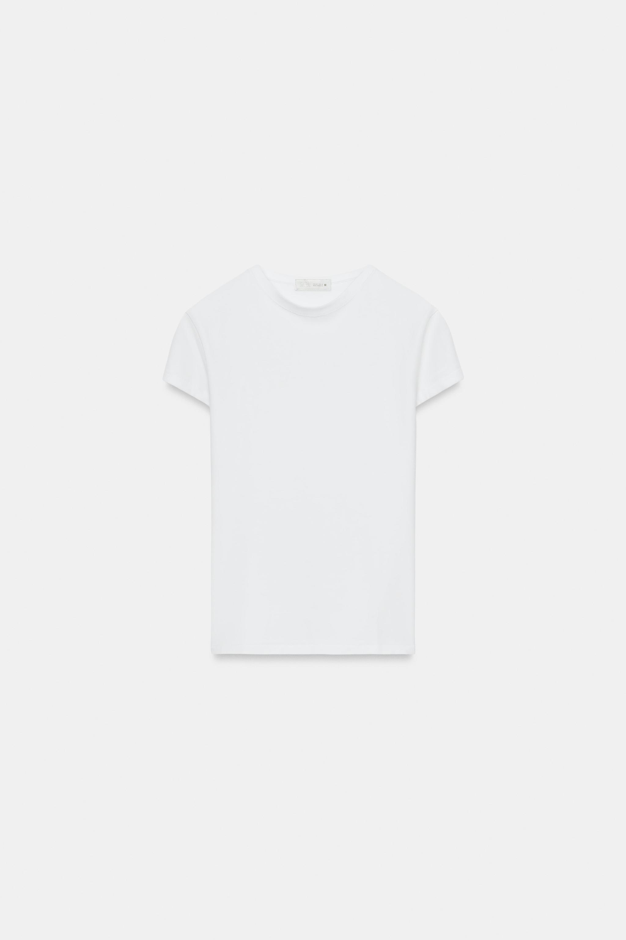 T-SHIRT AJUSTÉ À MANCHES COURTES